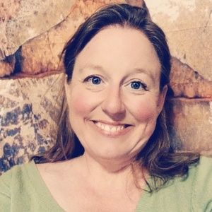 Meet your Posher, Niki